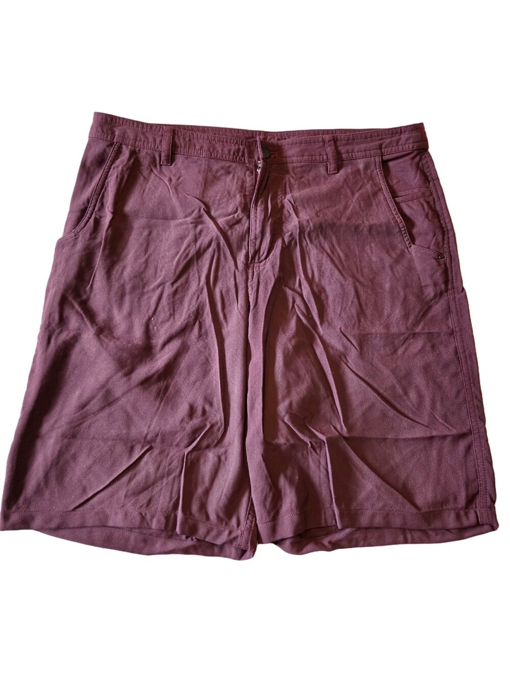 Lululemon // Men's Commission Flat Front 9" Warpstream Shorts // 36 // Burgundy